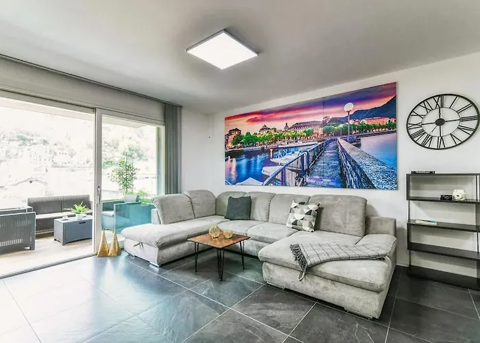 In Centro - By Myhomeincomo *