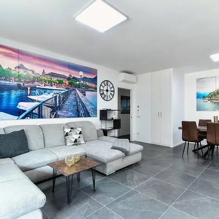 In Centro - By Myhomeincomo Apartment