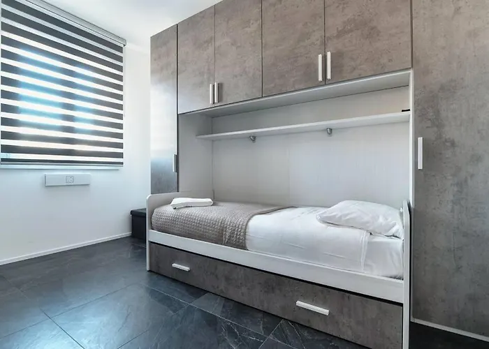 In Centro - By Myhomeincomo