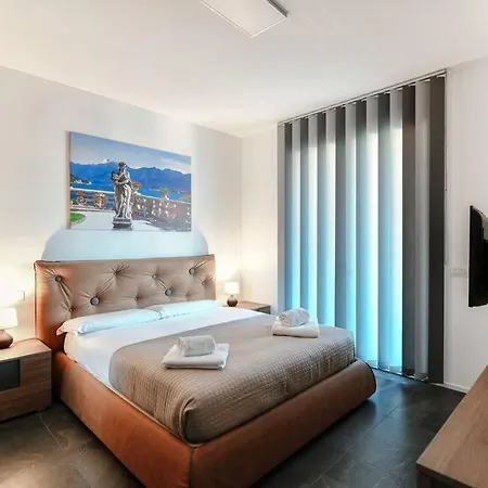 In Centro - By Myhomeincomo Apartment Como