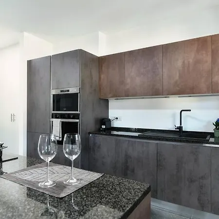 Apartment In Centro - By Myhomeincomo